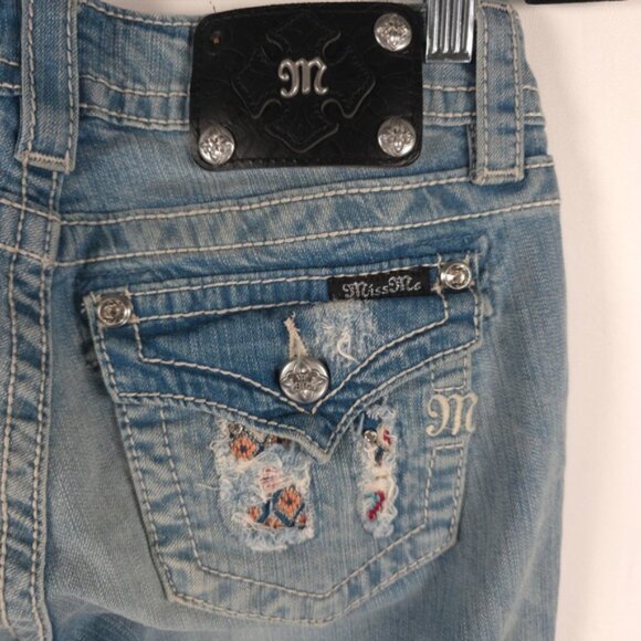 Miss Me Jeans SIGNATURE CUFFED CAPRI Crop Distressed Embellishment JP8229P Sz 26 - Picture 15 of 16